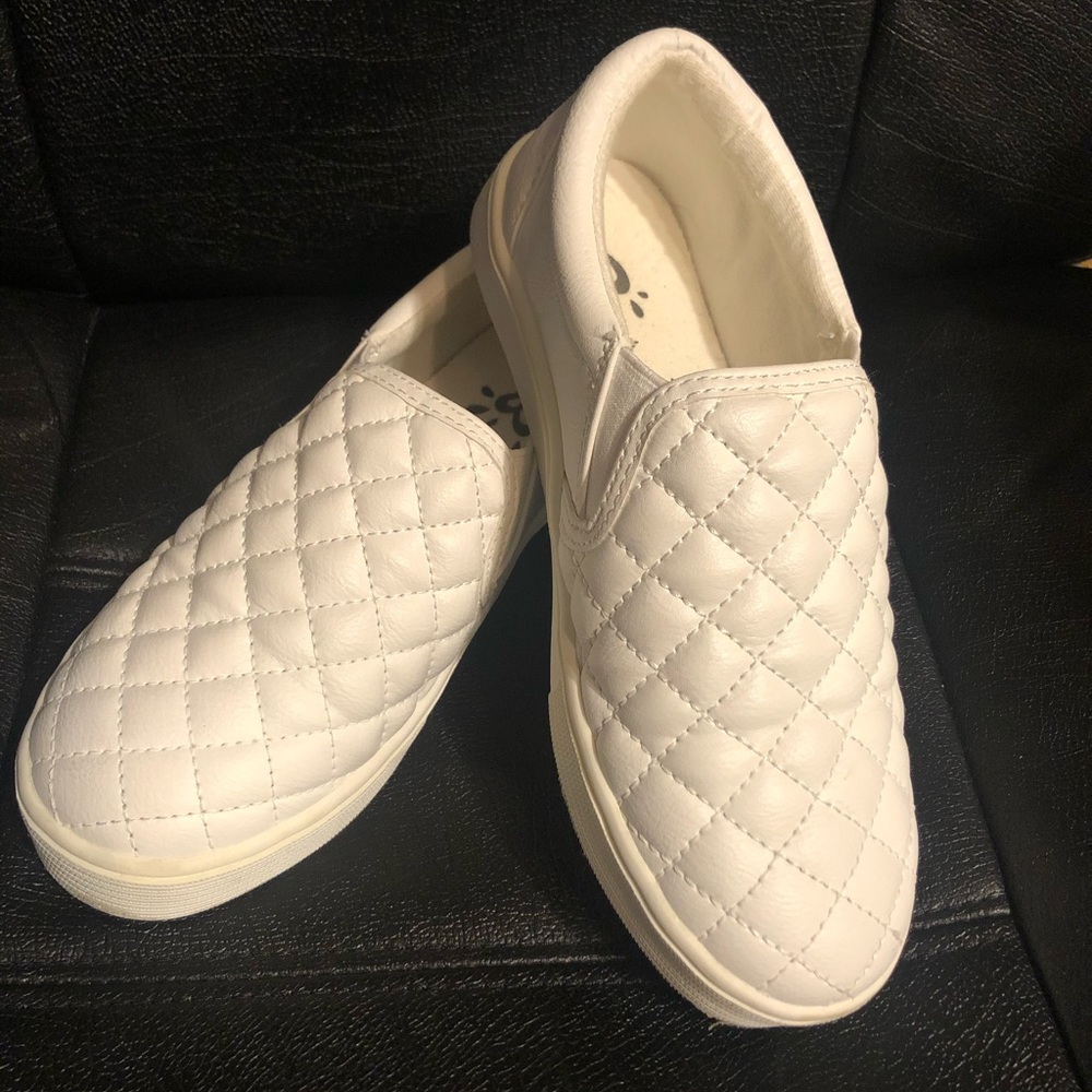 WHITE JUSTICE GIRLS SHOES